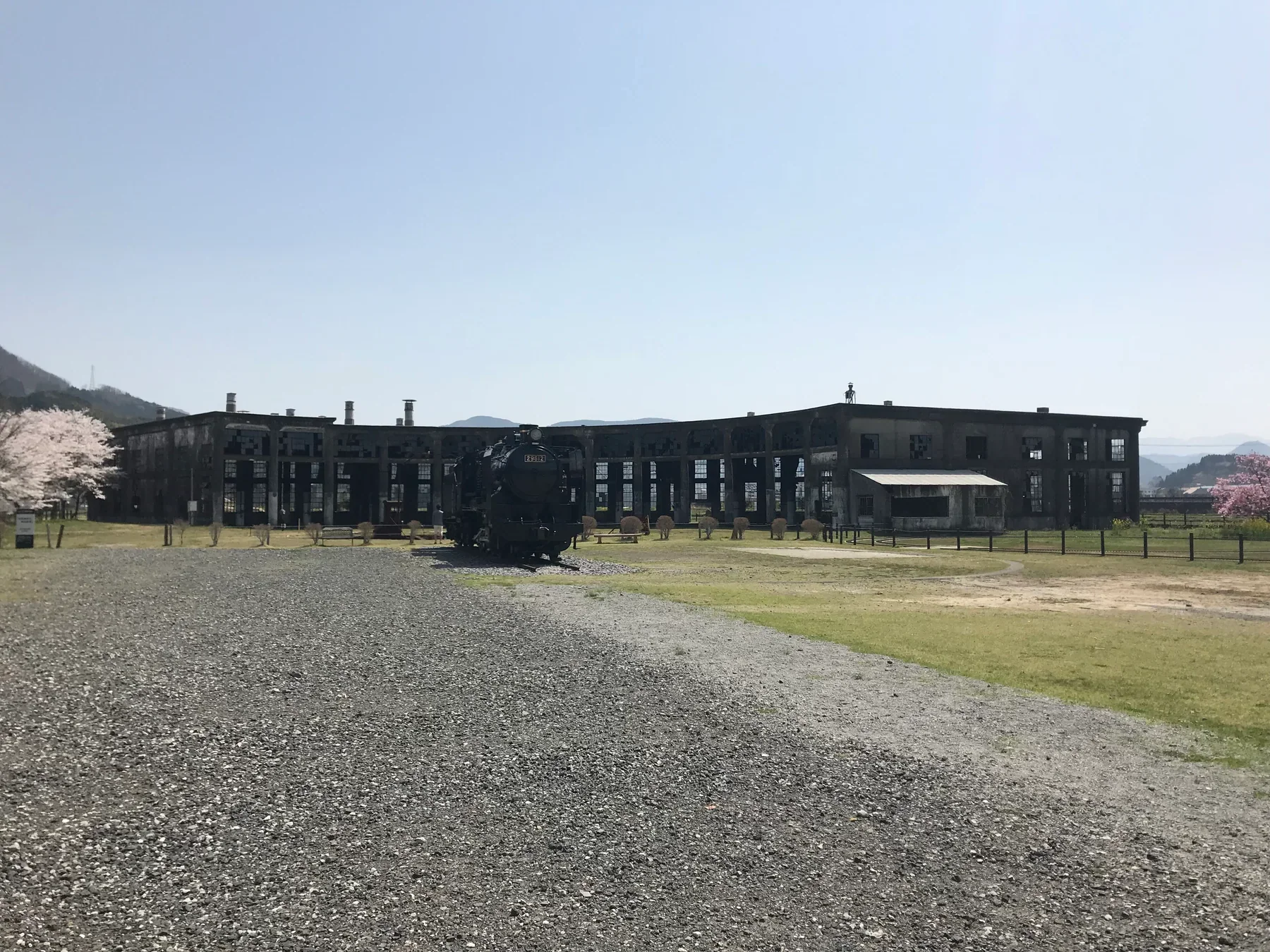 豐後森機關庫公園的 SL29612 蒸氣機車與扇形機關庫