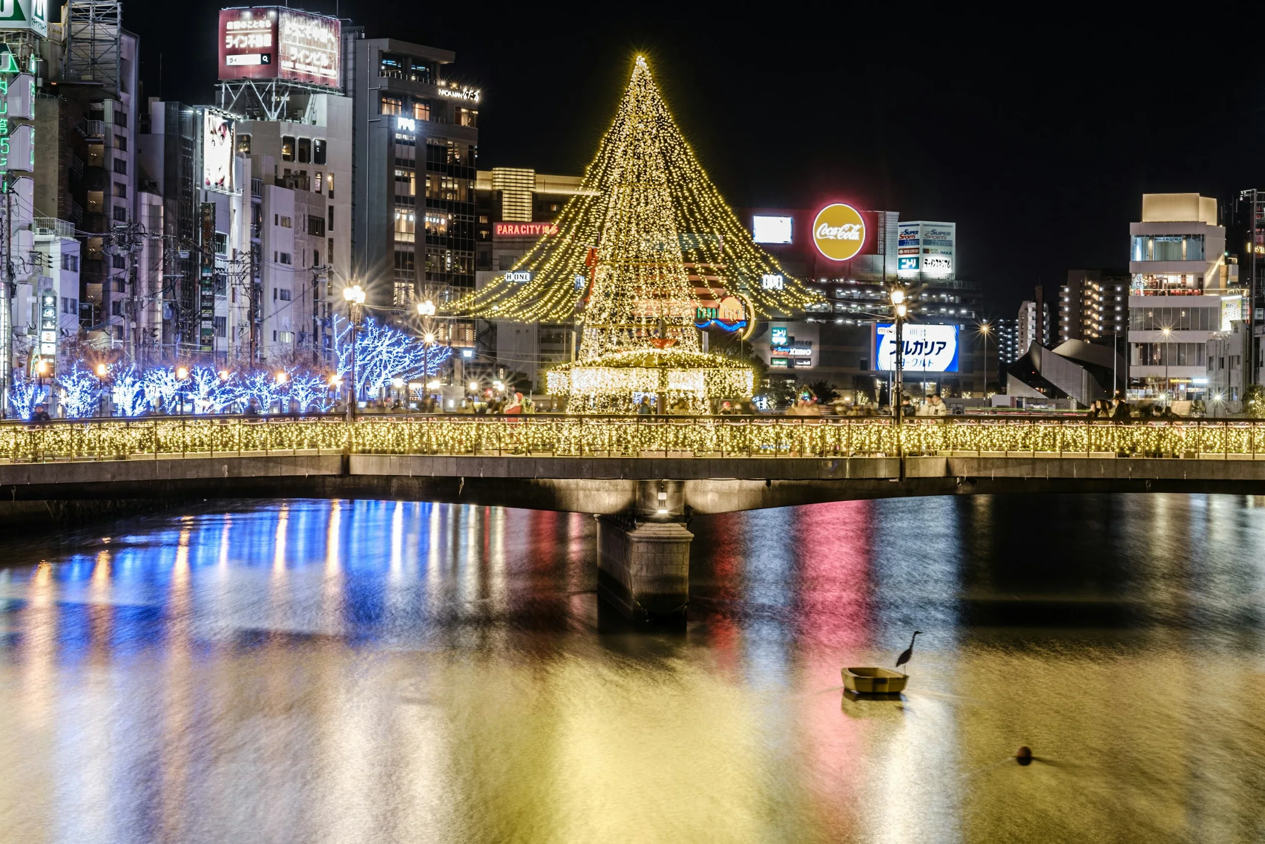 博多河岸夜景與跨河橋樑