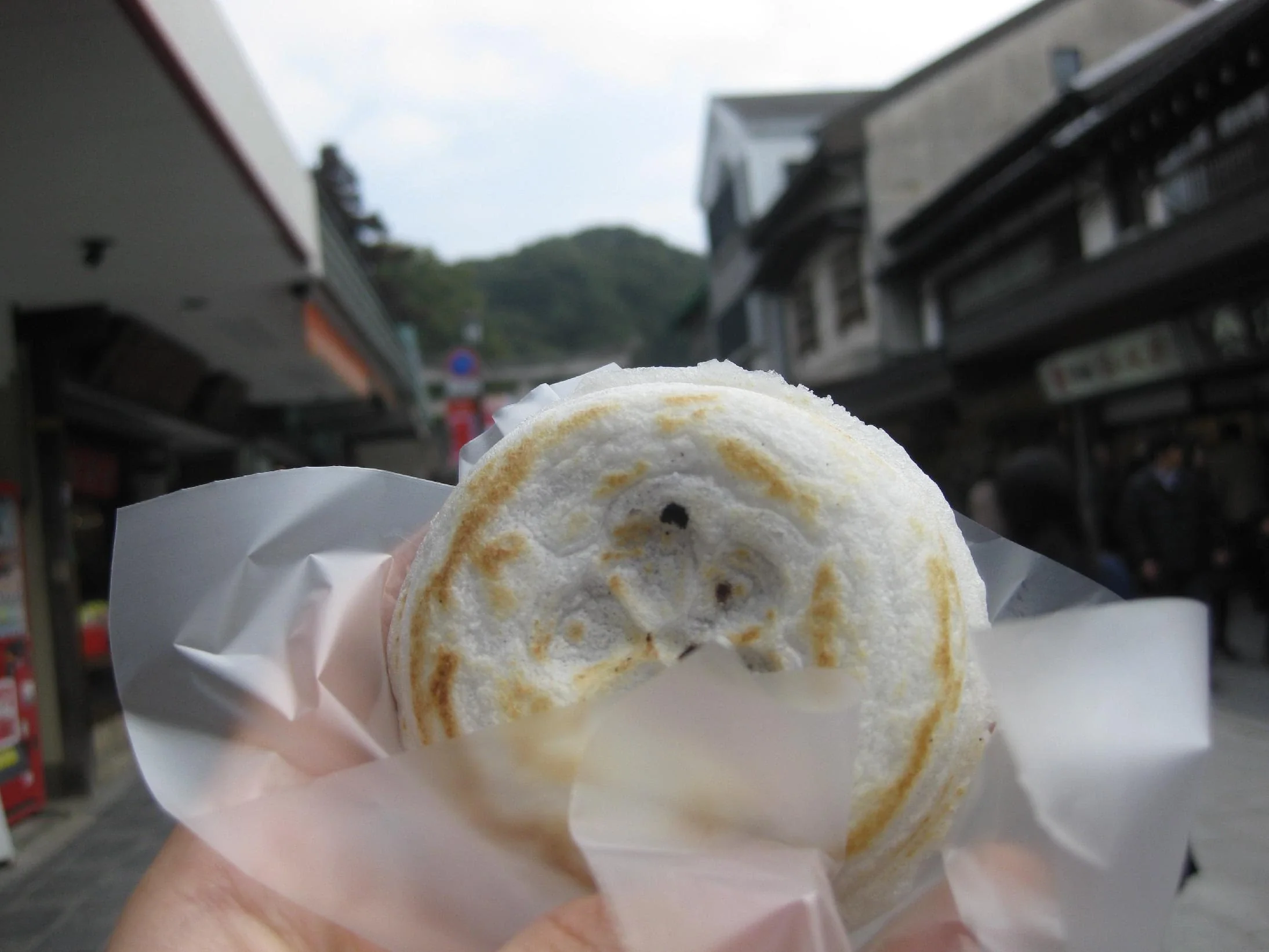 太宰府天滿宮門前町買到的梅枝餅近照