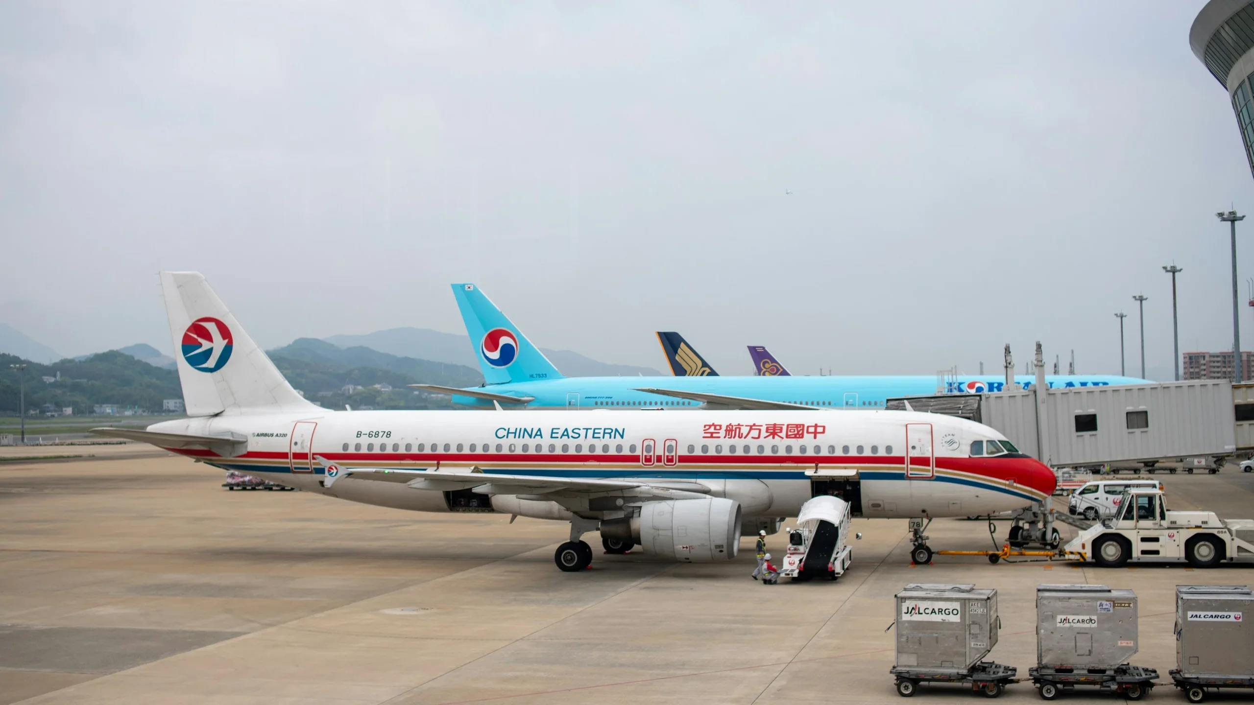 福岡機場停機坪上的國際航班客機
