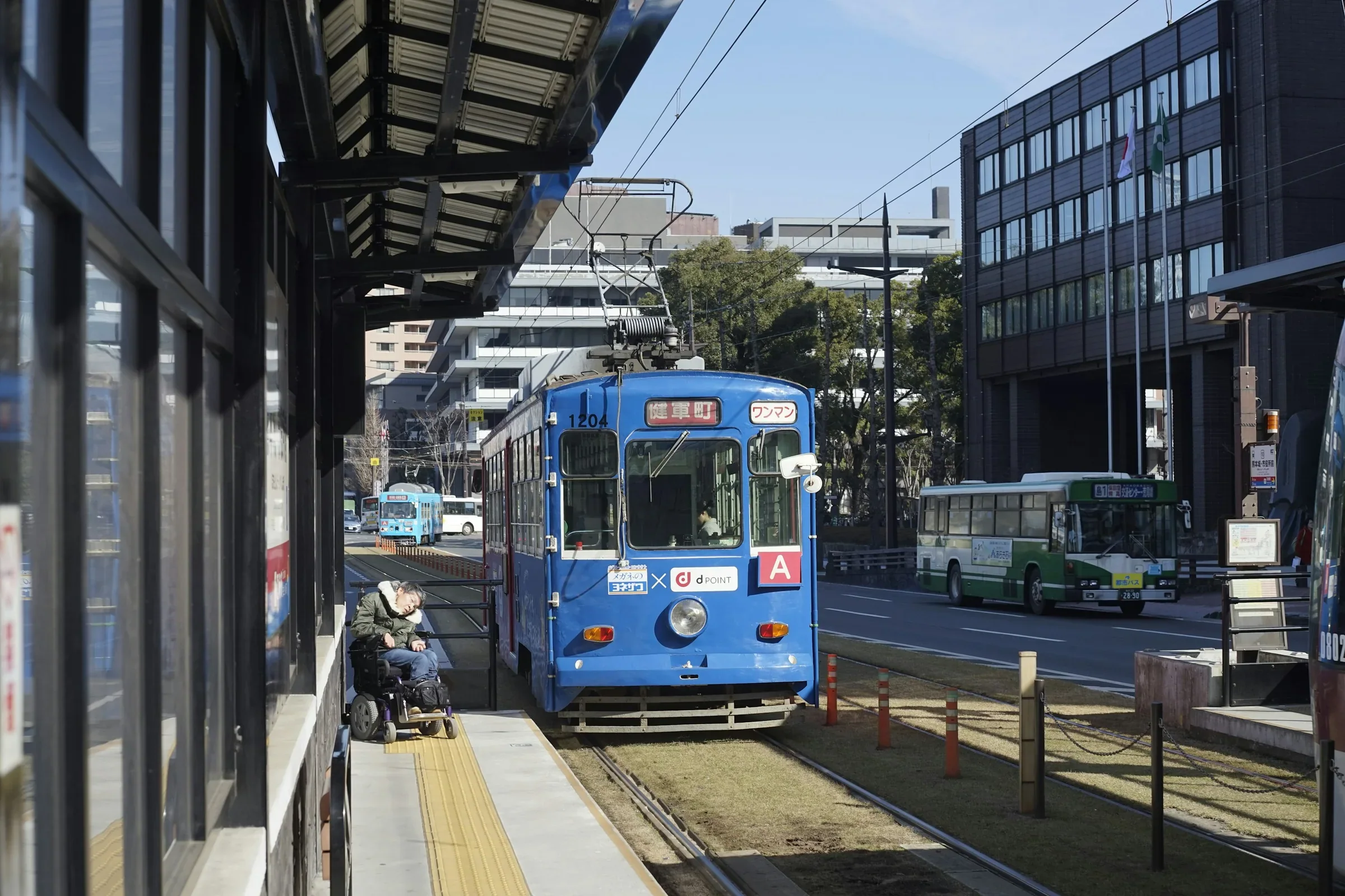 熊本市藍白色市電行經道路