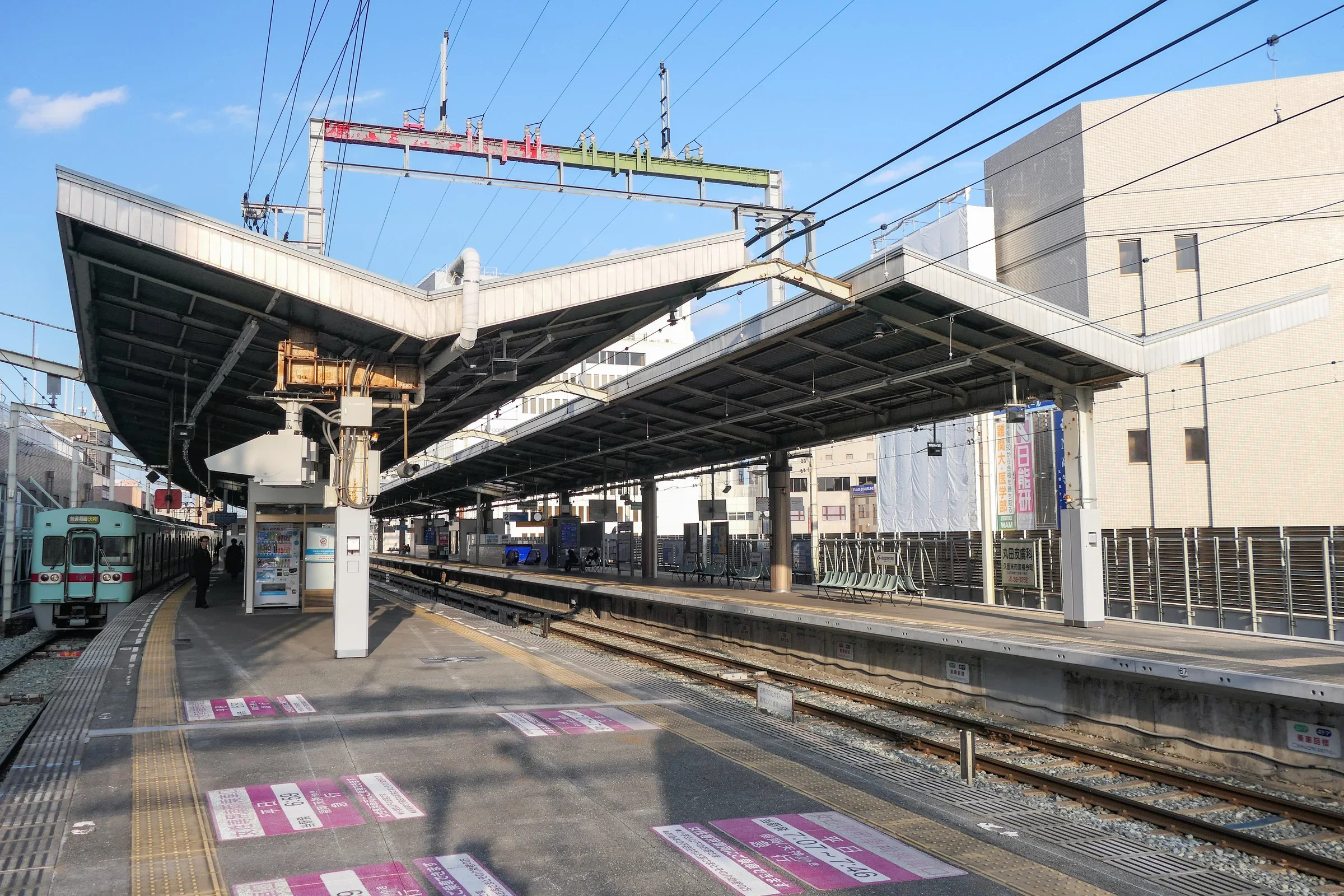 西鐵久留米站月台、列車與候車區