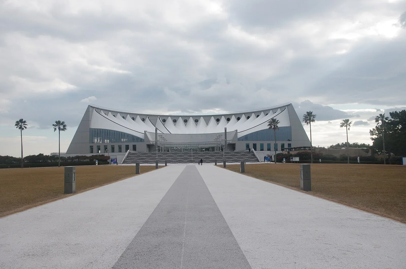 由海之中道海濱公園望向海洋世界