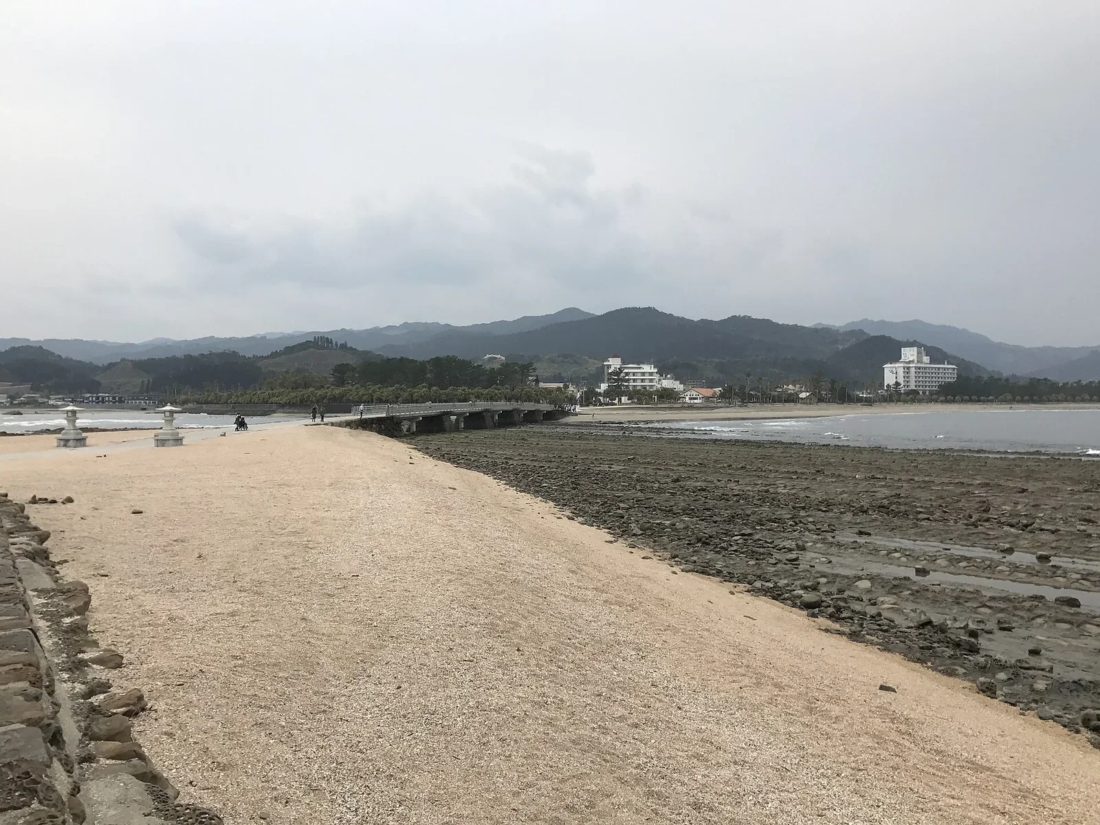 青島弥生橋與鬼之洗衣板海岸