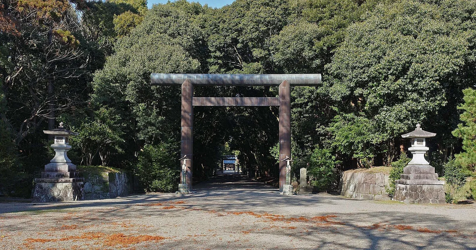 宮崎市一日遊路線圖：宮崎神宮、縣立博物館、市中心橘通與用餐區的無車動線