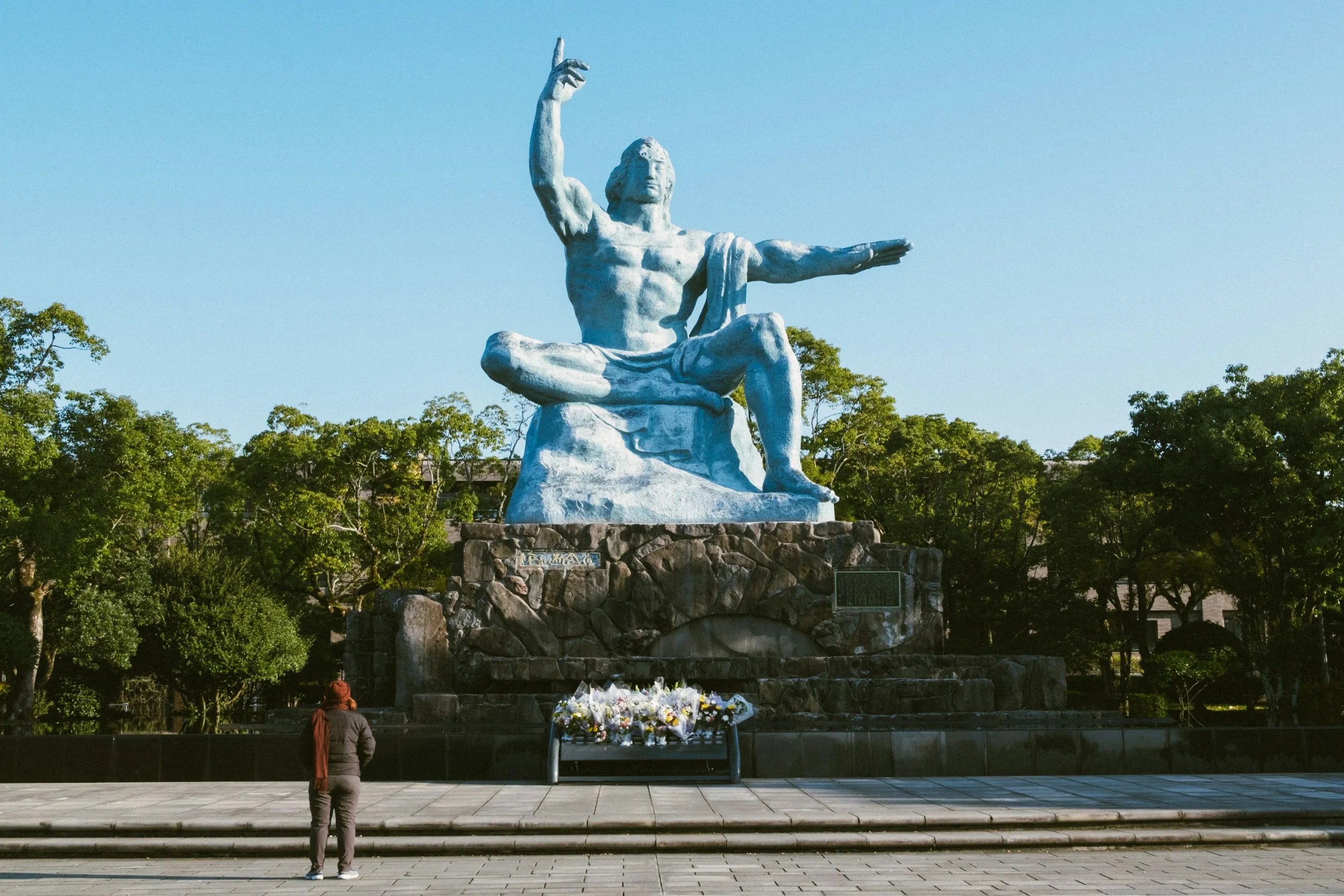 長崎平和公園藍綠色平和祈念像