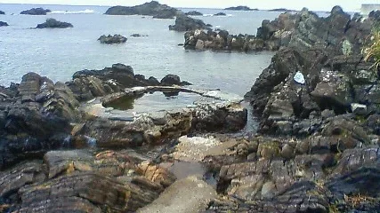 平內海中溫泉入口與現場標示
